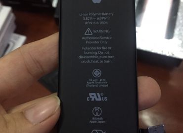 Thay pin điện thoại